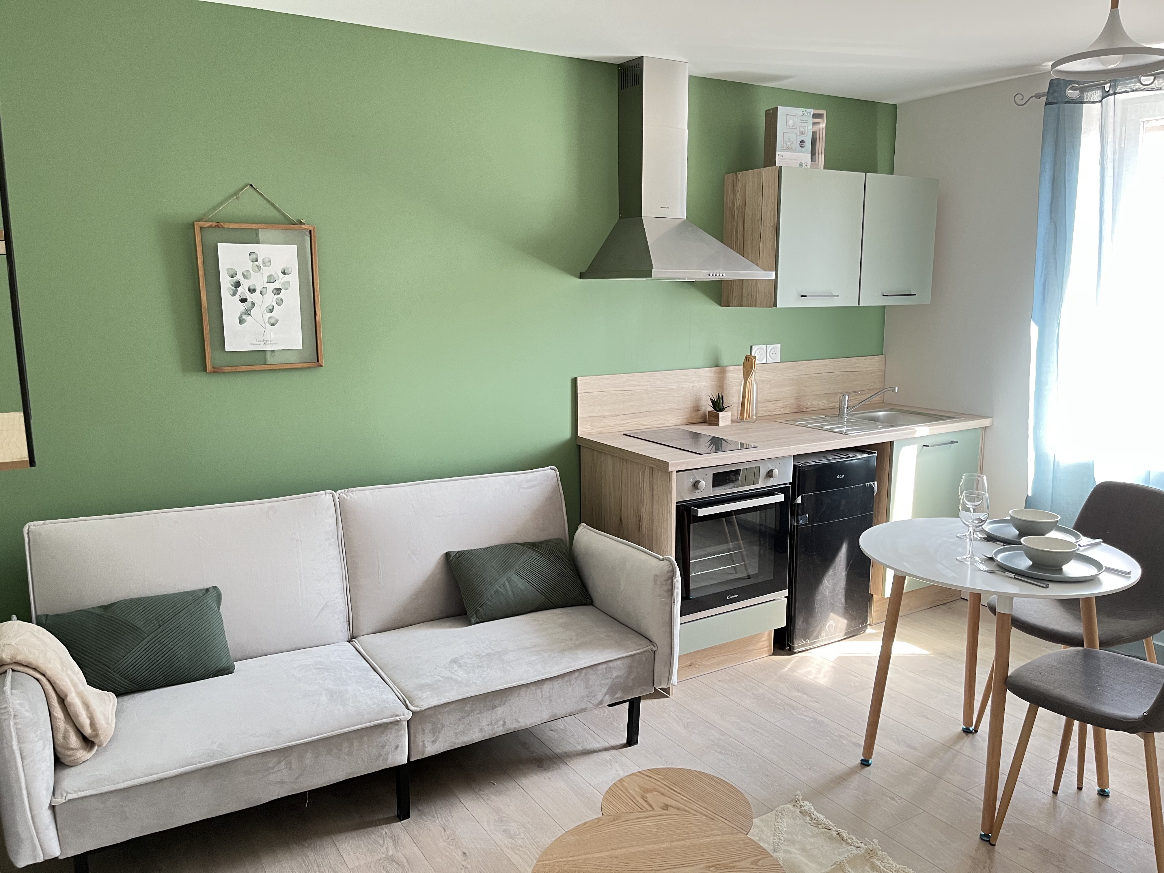 Studio moderne et lumineux avec cuisine équipée - Valence centre