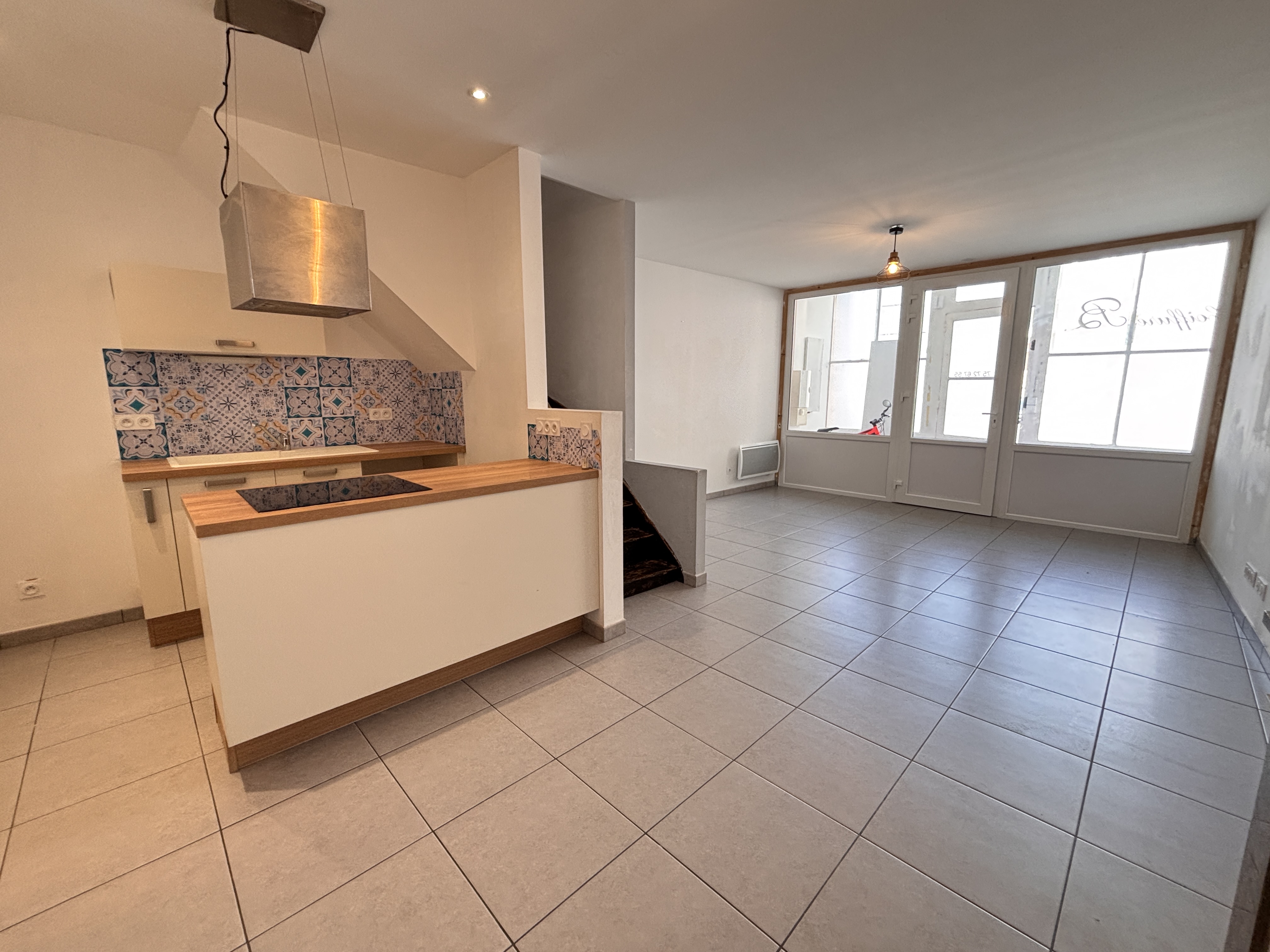 T4 moderne 88m² - Cuisine équipée + cour intérieure - Bourg-de-Péage