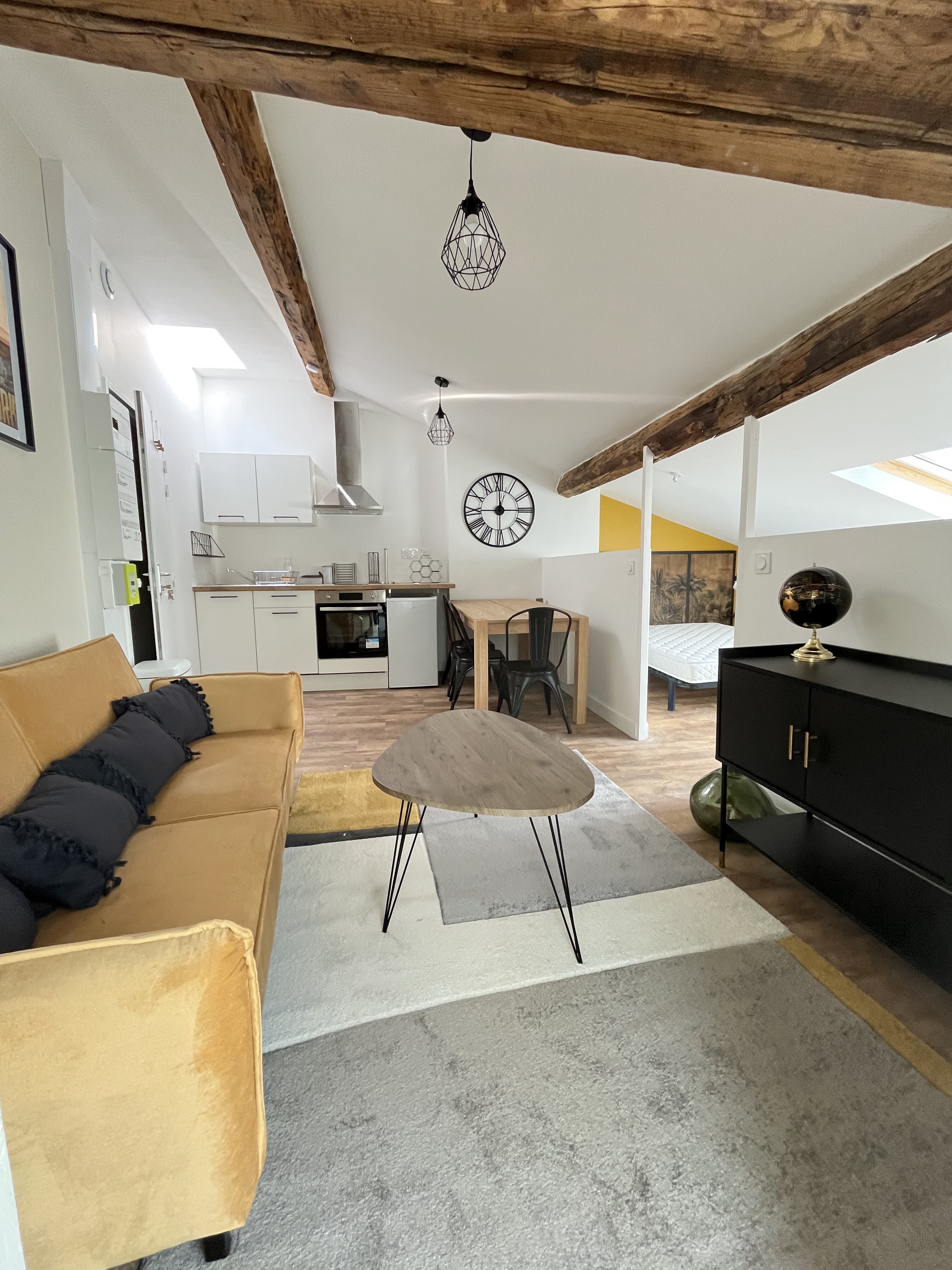Appartement T2 Romans centre avec poutres apparentes